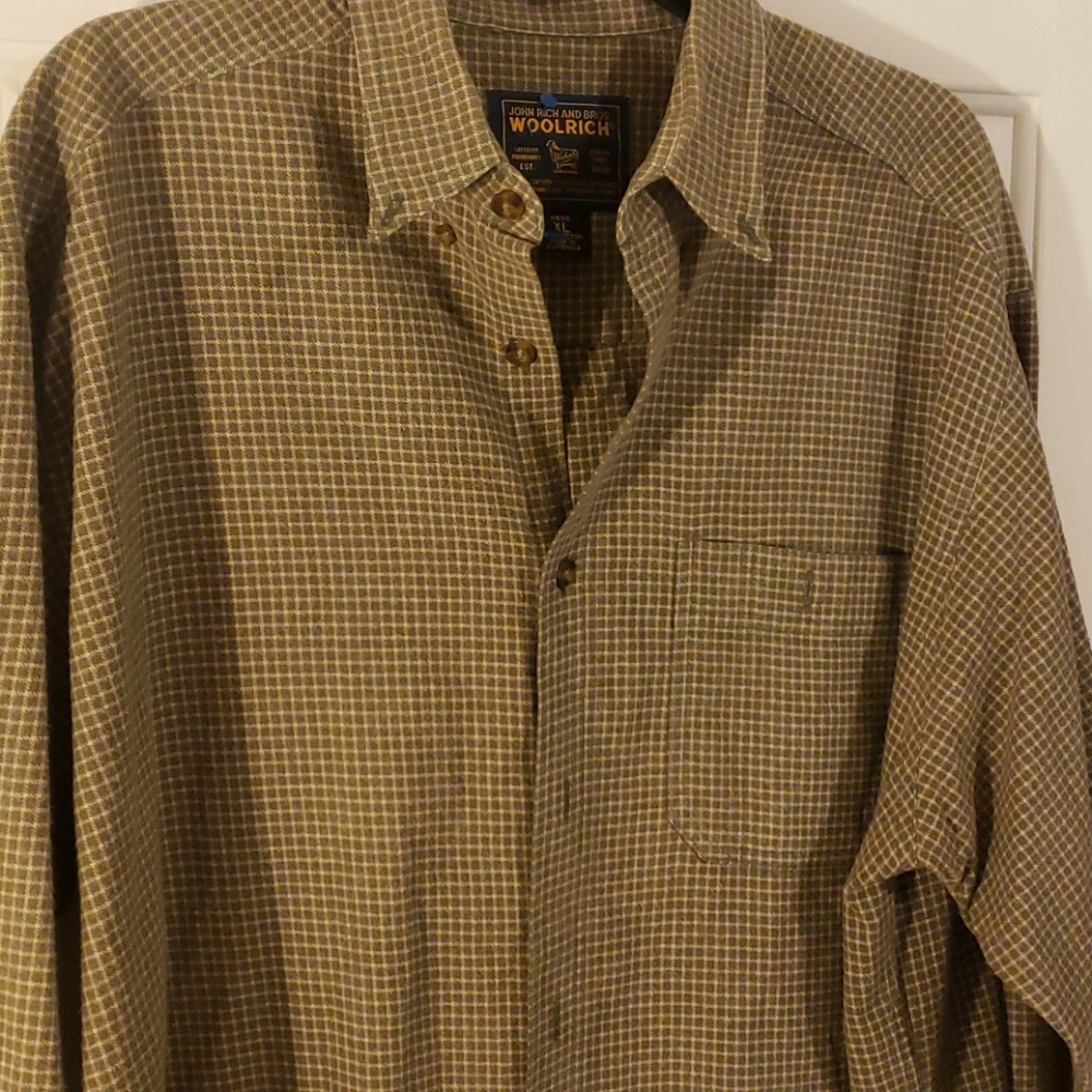 Shirt - Picture 2 of 3